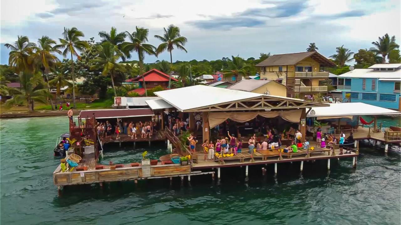 Aqua Lounge Hostel Bocas del Toro Exterior photo