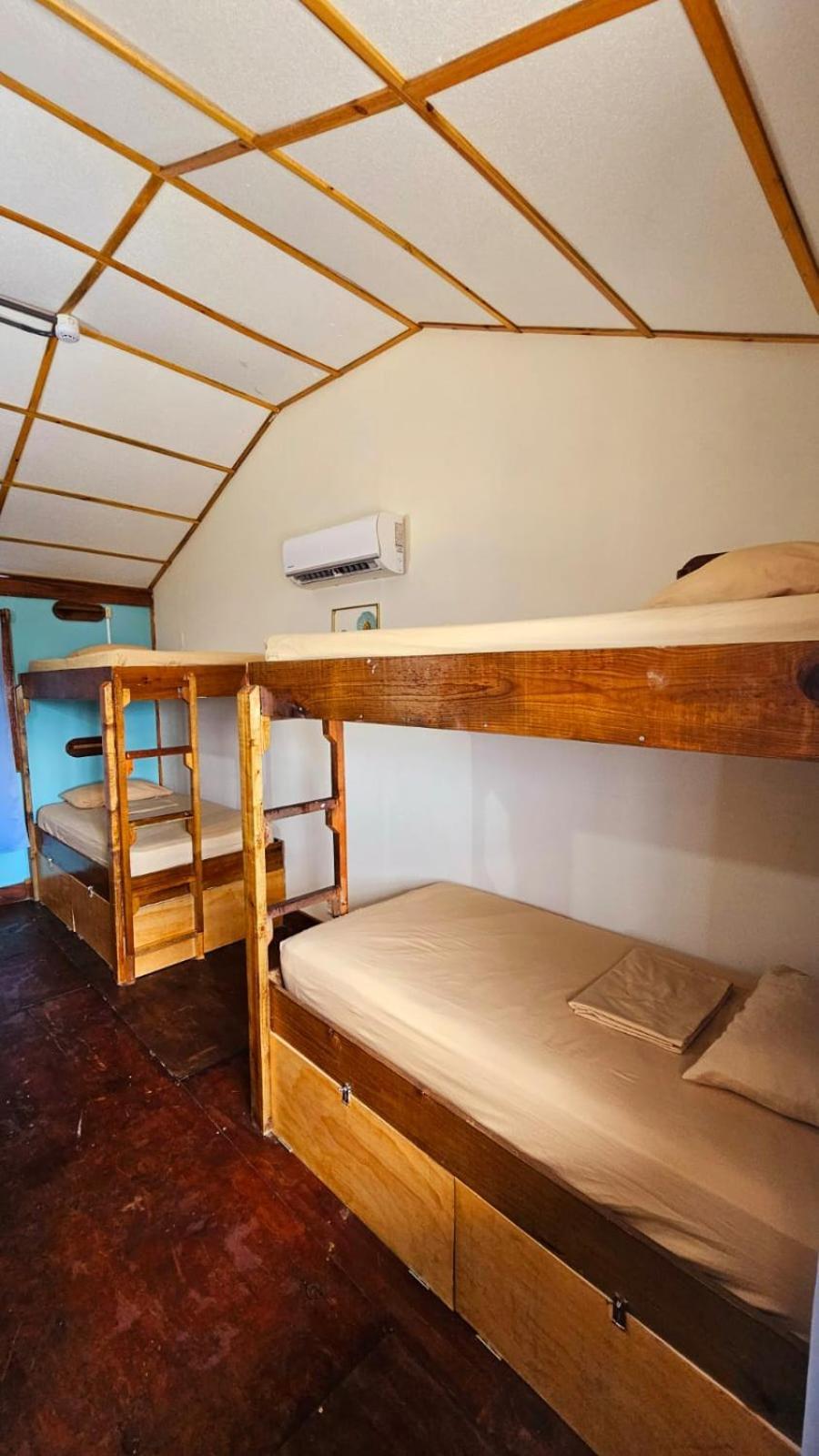 Aqua Lounge Hostel Bocas del Toro Exterior photo